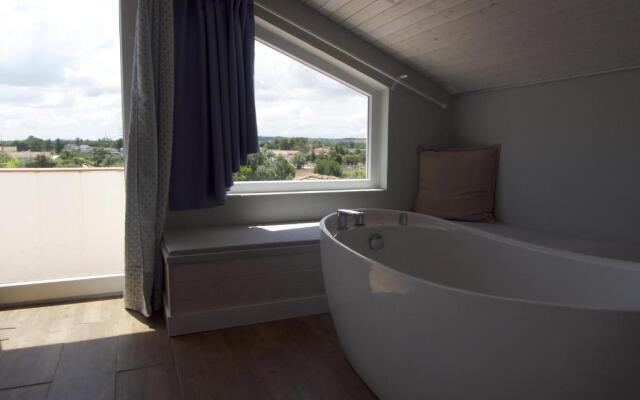 D'Vine Country House