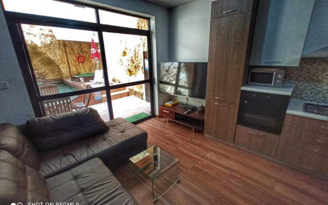 Town House with Private Pool in Village Centre