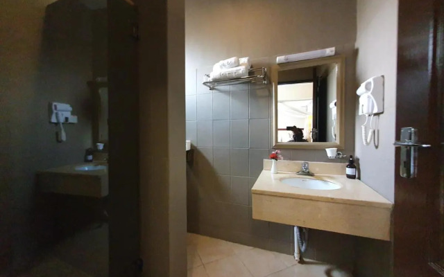 Serendib Suites & Conference Center