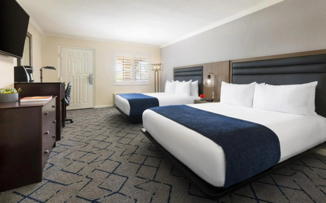 Scottsdale Plaza Resort