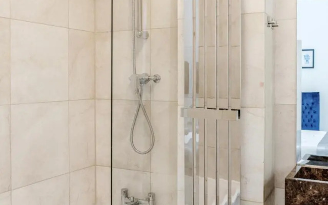 Oxford Street 2 Bed Apartment