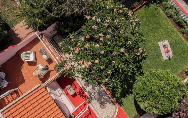 Apartment With Garden - Casa Frangipani