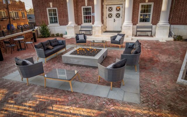 Hampton Inn & Suites Huntington Downtown