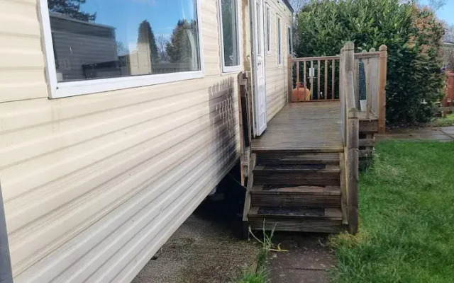 Lovely 3-bed Caravan in Foel, Welshpool