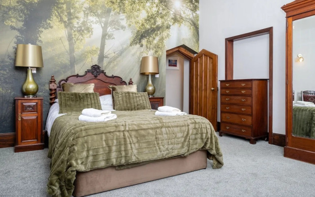 Watermouth Castle, West Tower Apartment