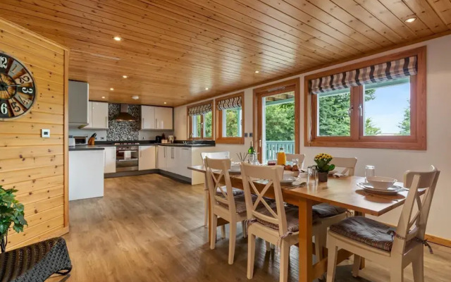Everwyn Lodge - Luxury Lodge With Hot Tub