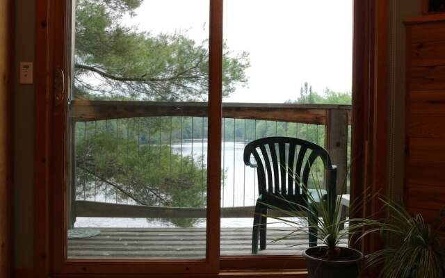 Sunny Rock B&B Haliburton