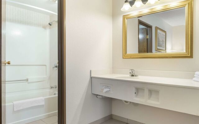 Quality Inn & Suites