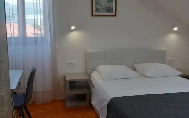 Marjan Rooms