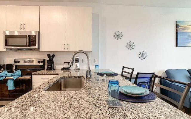 King Bed and Close to Disney