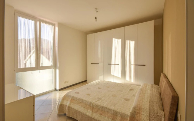 Beautiful Apartment in Genova Pra' With Wifi and 2 Bedrooms