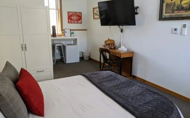 Endion Station Inn  | Hotel Next to Lake Superior