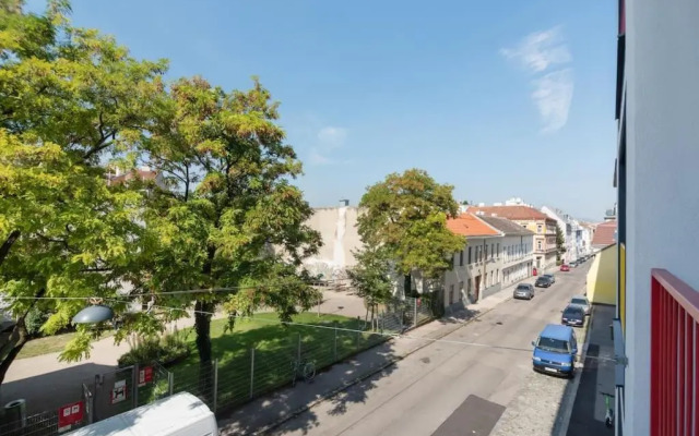 Grüne und zentrale Ruhelage im Neubau mit Balkon