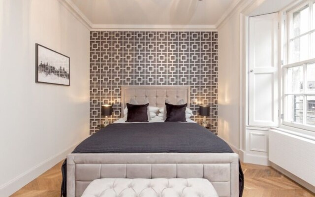 Chic and Sophisticated Apartment in the West End, Edinburgh