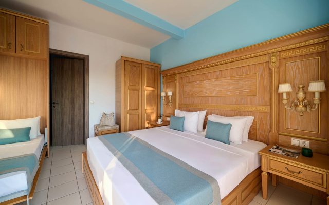 Evlogia Hotel Seafront and Annex by Greek Pride