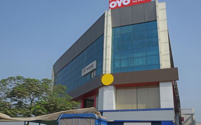 Hotel Jay Radhe by OYO Rooms