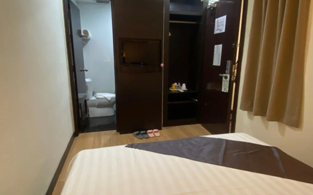 Capital O 90447 Hotel Ezzyhome Kebun Teh