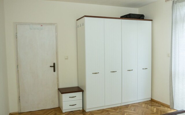 FM Deluxe 1-BDR Apartment - Just Like Home