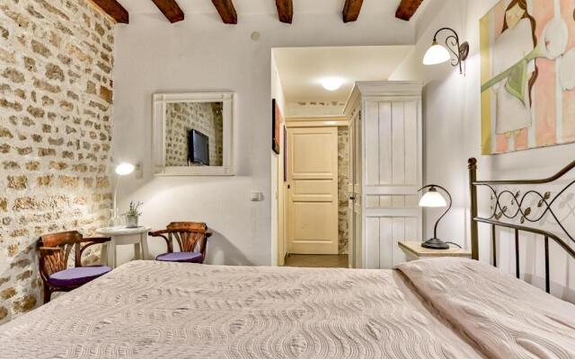 Accomodation Gina