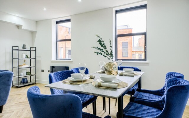 21 The Hallmark Bond St - Rhys Davis