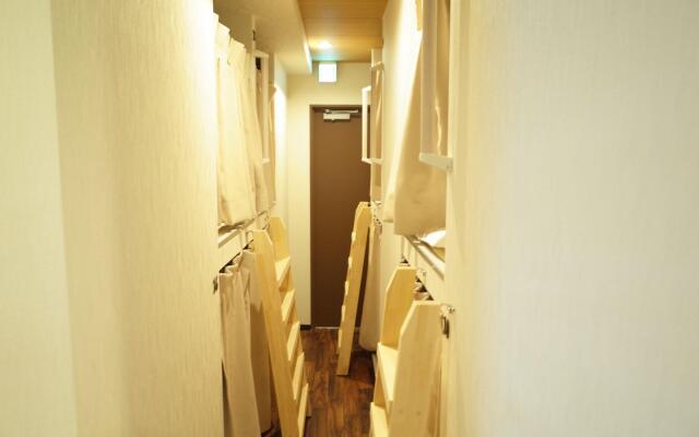 Okubo Bnbplus Capsule Hotel Mix Dormitory