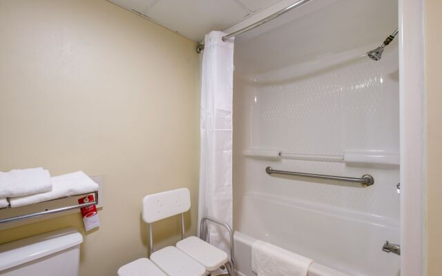 Econo Lodge Inn & Suites Knoxville East