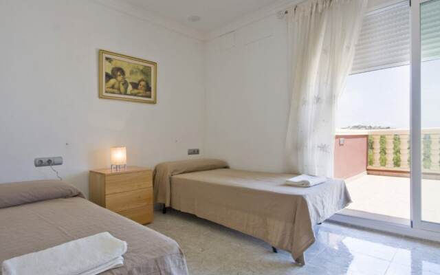 Villa - 4 Bedrooms with Pool, WiFi and Sea views - 104966