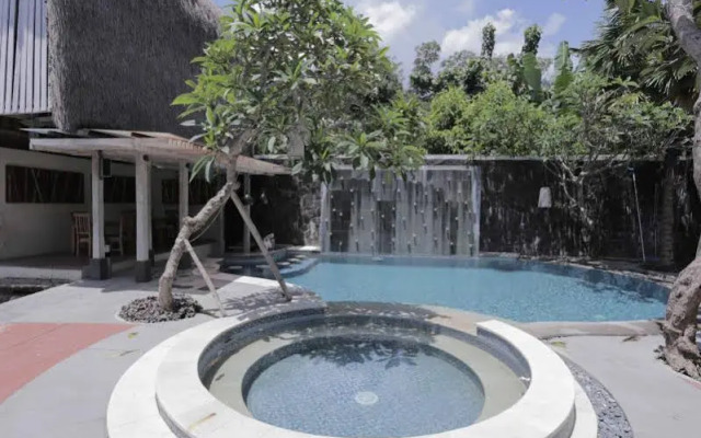 RedDoorz Plus @ Umalas Kerobokan