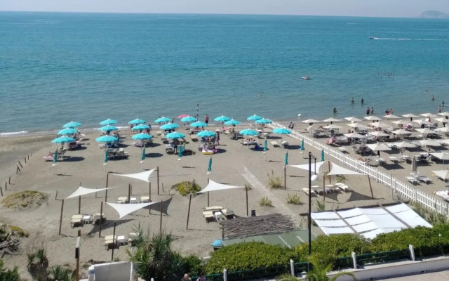 Baron Beach Hotel