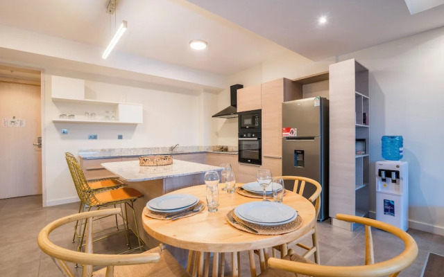 Capital 2 Bed Olive Tree Line By YourHost