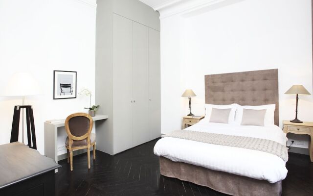 Luxury 3Bdr Le Louvre I By Livinparis