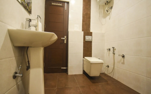 Town Pride Hut By OYO Rooms