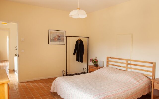 Quaint Holiday Home in Rustrel With Swimming Pool