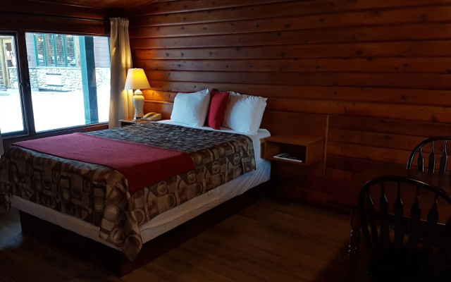 Rundle Mountain Lodge