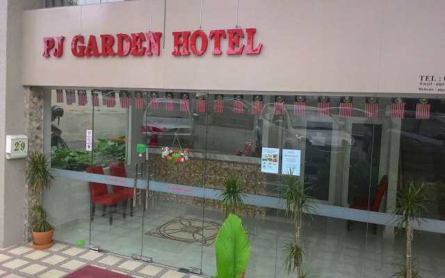 Moment Hotel