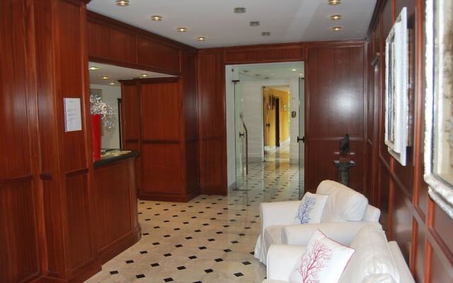Modern and Stylish Studio in a Lovely 19th-century Villa
