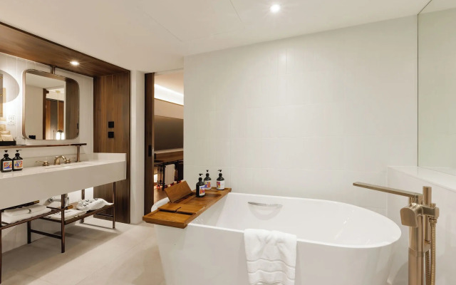 Public House Bangkok, a Member of Design Hotels