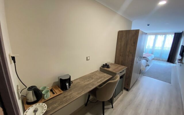 Rena Grand Residence & Suite