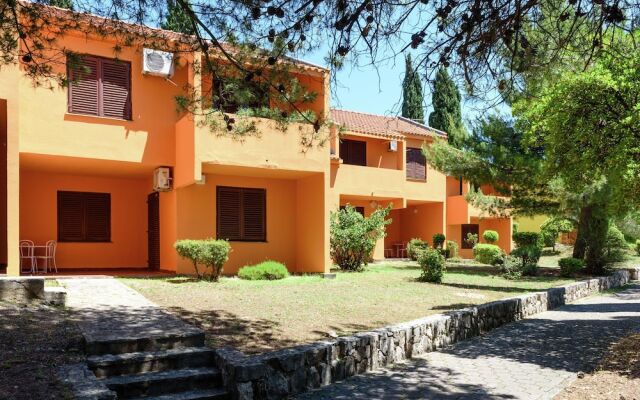 Tidy Apartment With Wifi, 4 km From City of Trogir