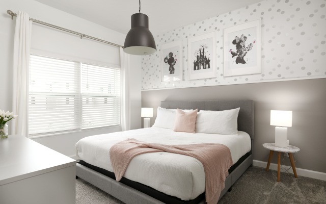 Chic townhouse with private pool near Disney