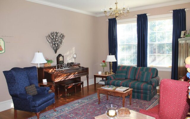 The Collins House Inn