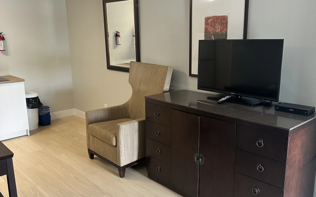 Travelodge by Wyndham Langley