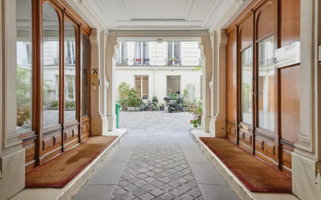 Sublime Apartment in the Center of Paris