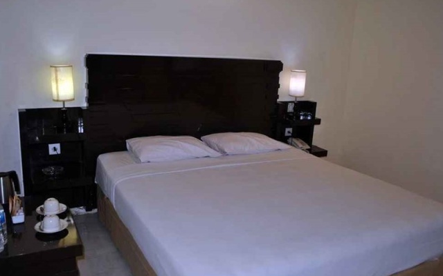 Grand Wisata Hotel – Guest Rooms – Ende