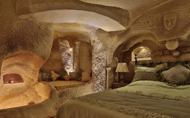 Golden Cave Suites