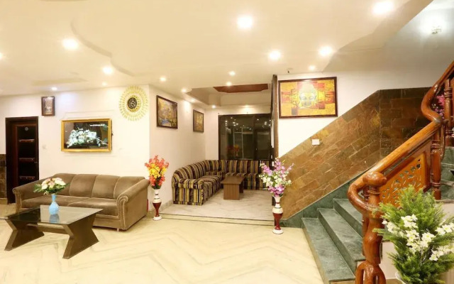 Shalimar Lodge, "700 meter from Katra Bus Stand"