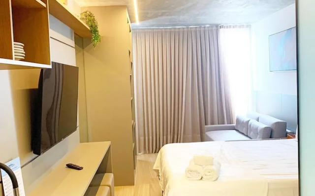 Setai Yacht By Day by Day