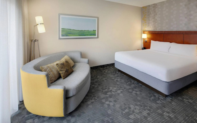 Courtyard by Marriott Addison Midway