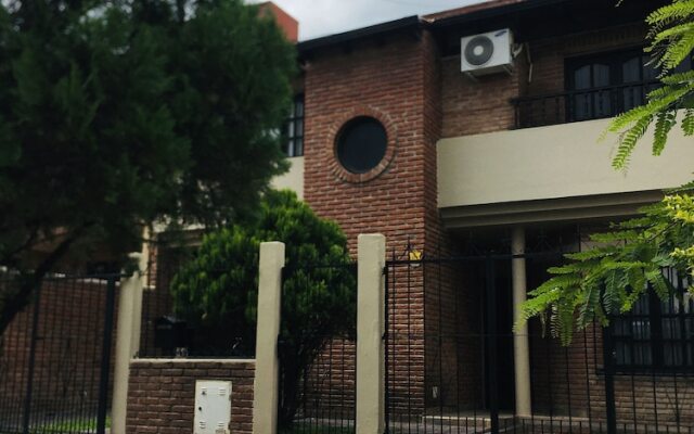 Beautiful House 2 to 9 People