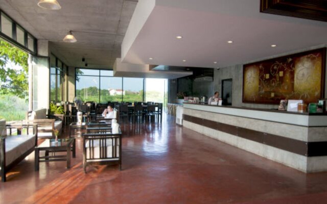 B2 Mahidol Boutique & Budget Hotel